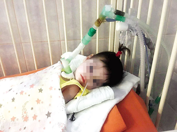 ПОМОЗИМО да се Уна ВРАТИ кући после годину дана у болници: Потребан јој апарат од 5.000 евра, а родитељи примају 28.000 динара месечно